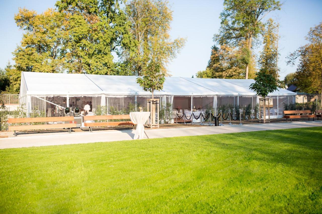 Chateau Clara Futura Dolni Brezany ภายนอก รูปภาพ