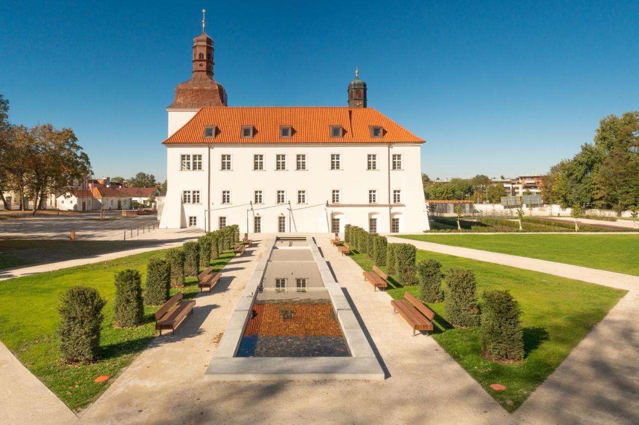 Chateau Clara Futura Dolni Brezany ภายนอก รูปภาพ