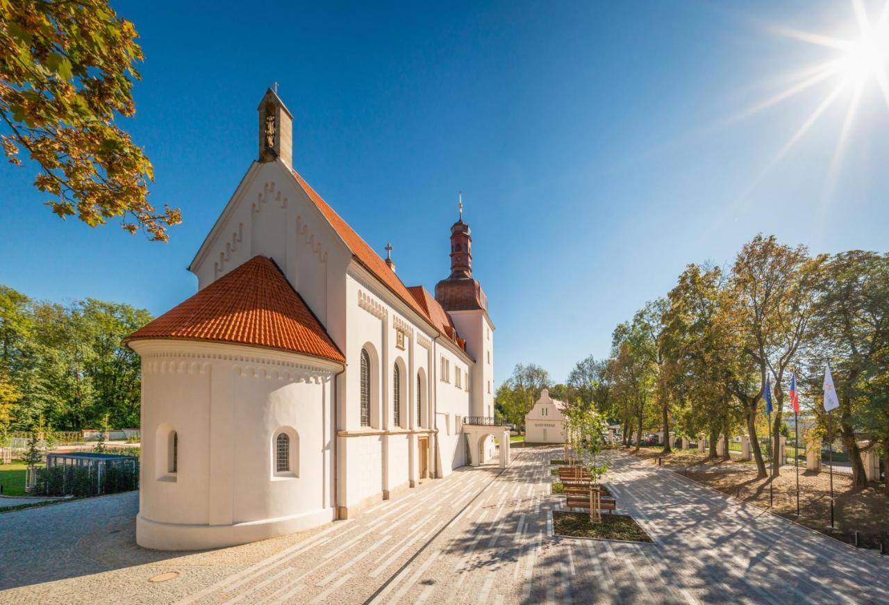 Chateau Clara Futura Dolni Brezany ภายนอก รูปภาพ